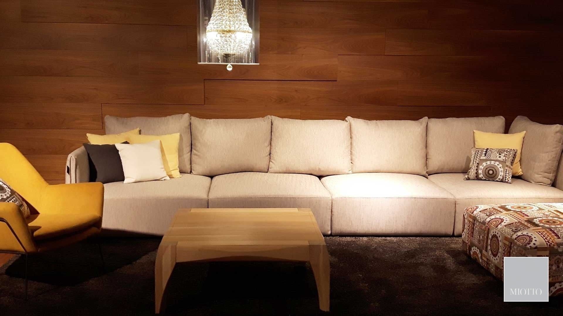 BRENETA холна маса – MIOTTO design